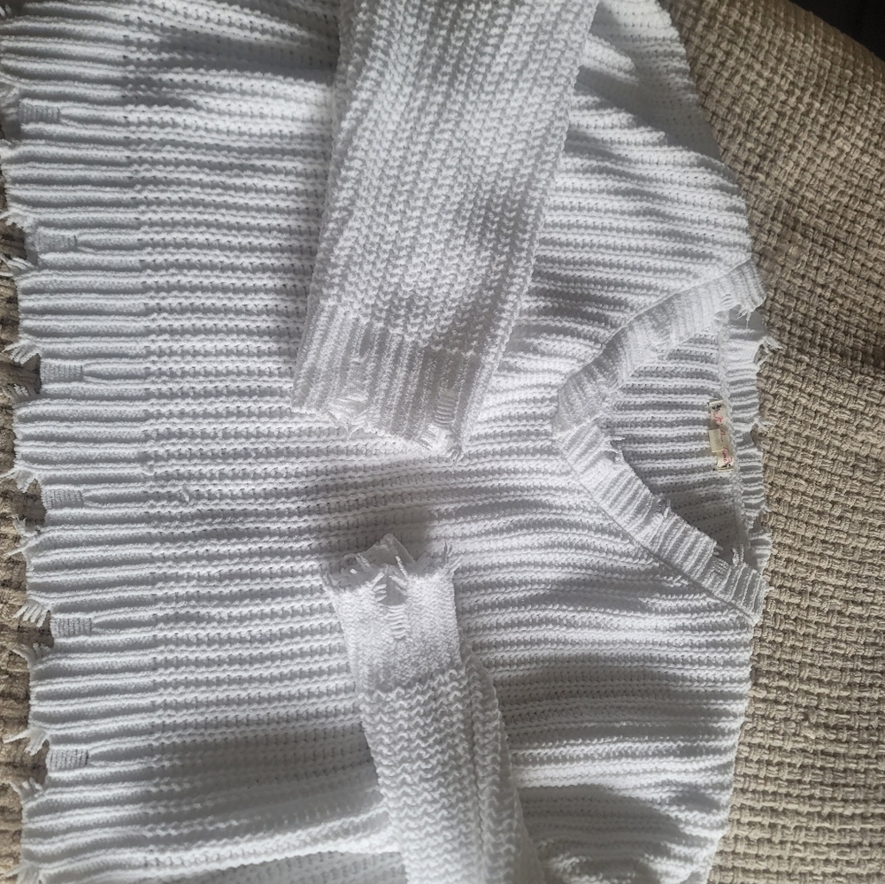 White distressed sweater, super cute